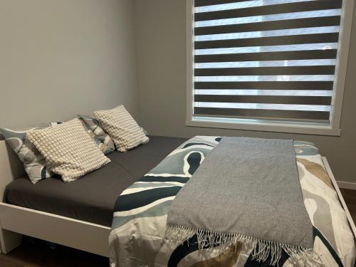 Southeast Edmonton Apartment | 1-bedroom suite, 20 minutes from the airport, with a kitchen