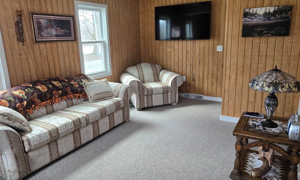 West Springfield House | 2-bedroom country house in West Springfield, PA with WiFi, AC