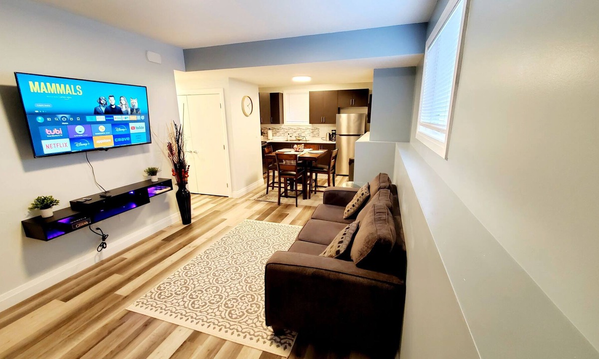 Saskatoon Apartment | 2 Bedroom modern apartment. Home Away From Home!
