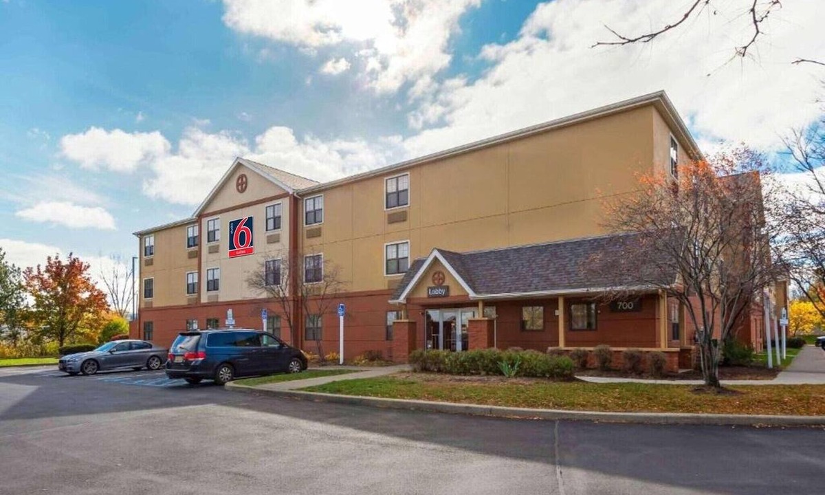 Rochester Apartment | 2 Full Beds | Non-Smoking, Kitchen