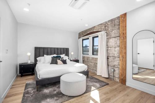 Grand Rapids Hotel | 2 Private King Suites - Walk to Nightlife