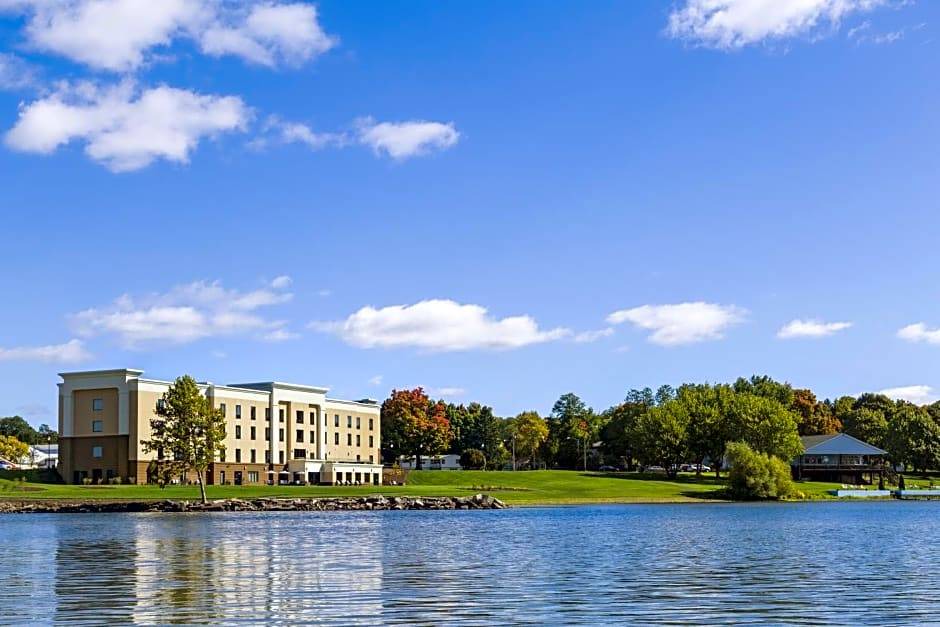 Penn Yan Hotel | 2-Star Hotel ∙ Hampton Inn Penn Yan, NY