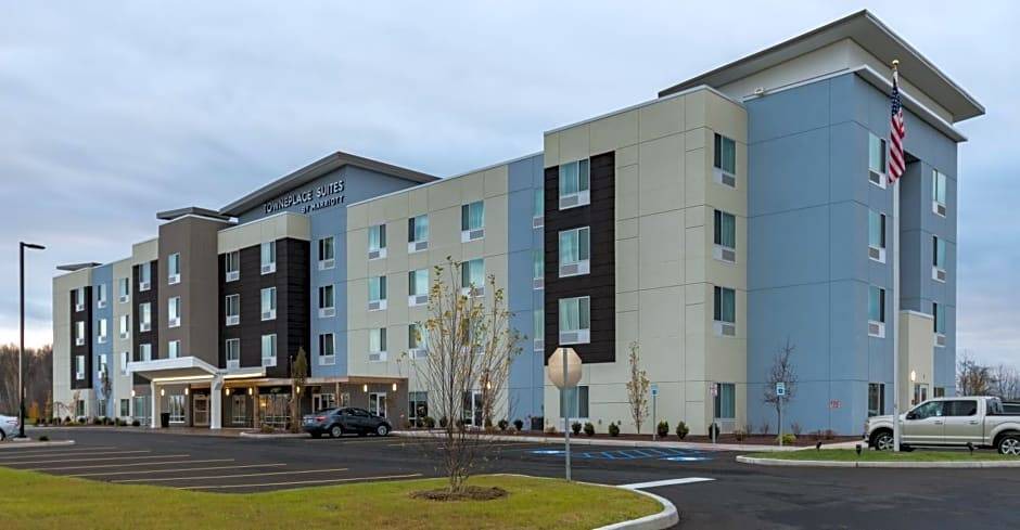 Bayberry Hotel | 2-Star Hotel ∙ TownePlace Suites by Marriott Syracuse Clay