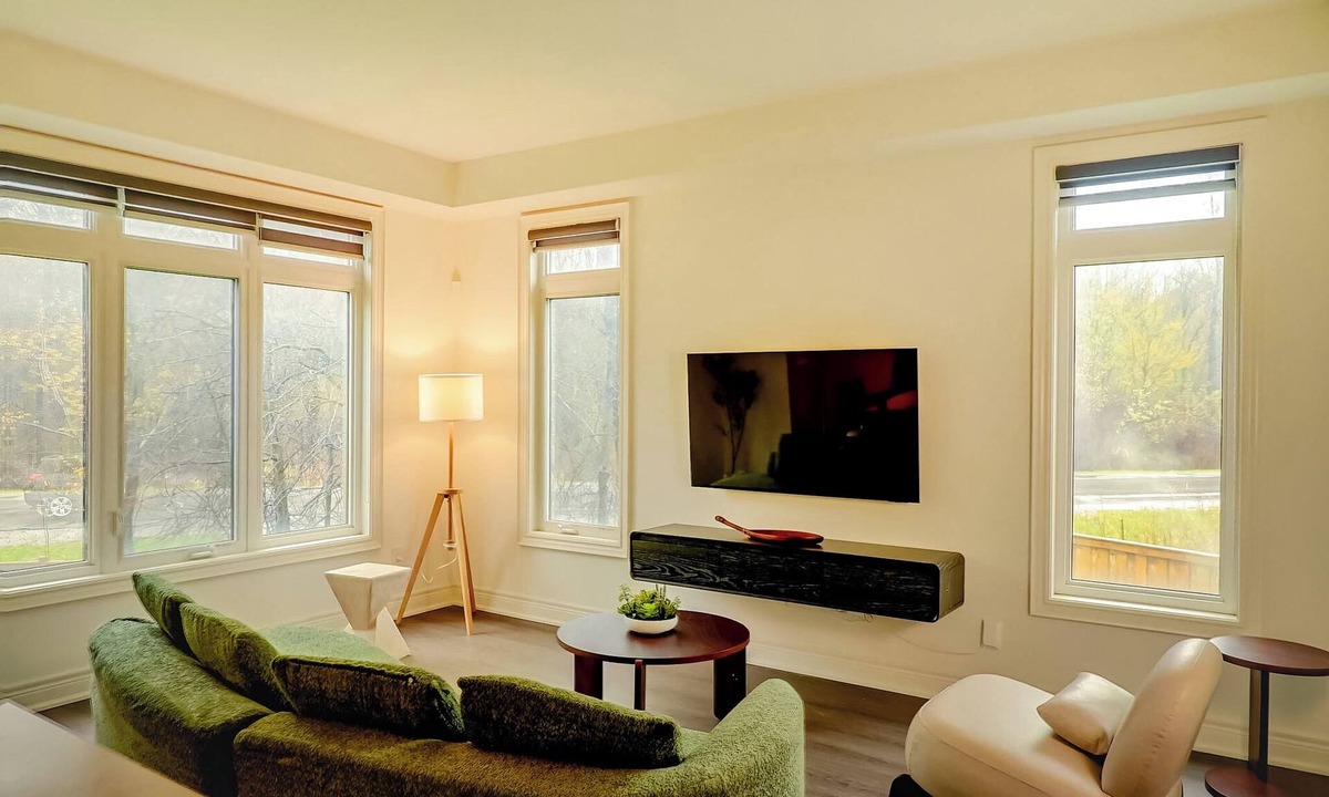 Thorold House | 20 Mins to Niagara Falls | Patio | BBQ | Foosball
