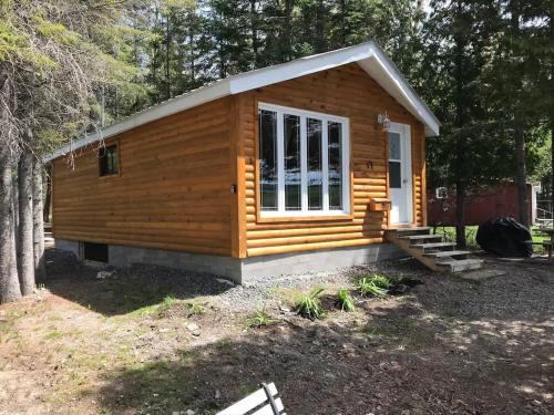 Lejeune Ski Chalet | 202 rang du Lac Lejeune - Chalet au bord du Lac