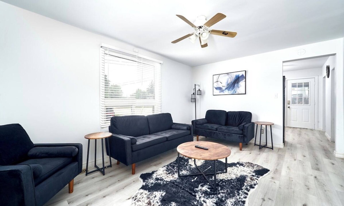 Windsor Apartment | 245 Elliott · Centrally located 3BDRM home in CityCore!