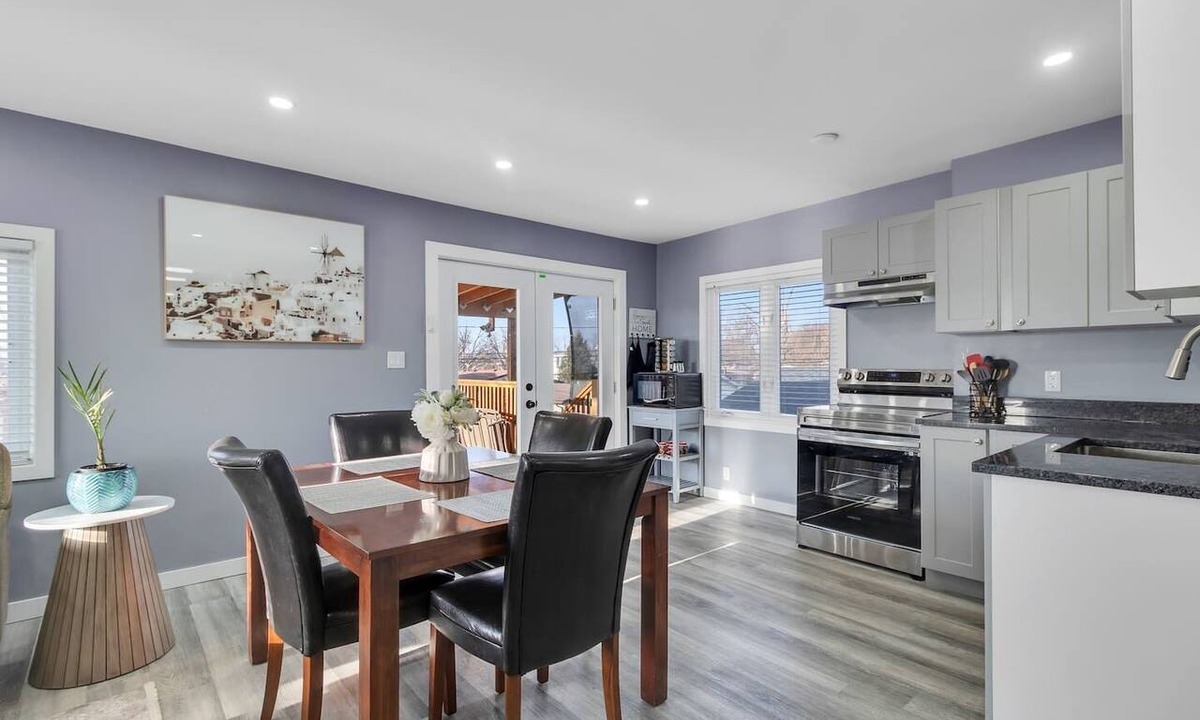 Windsor House | 3 bdr upper, prime location