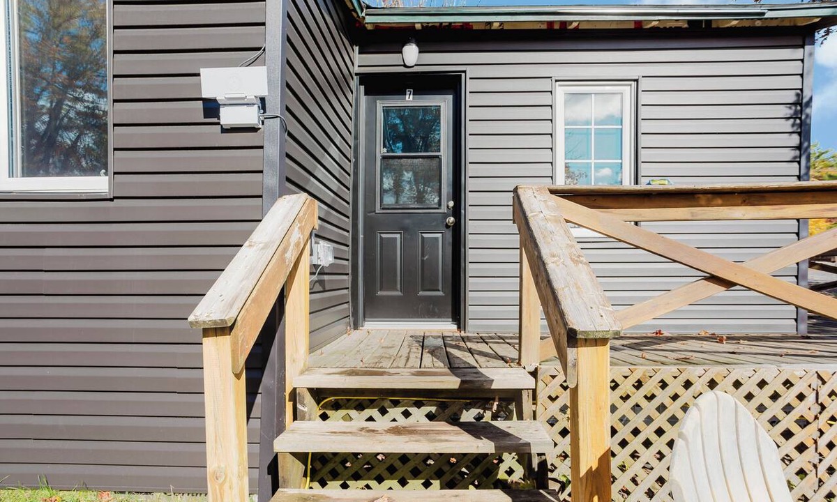 Gravenhurst Cottage | 3 Bedroom Cottage VII: PL