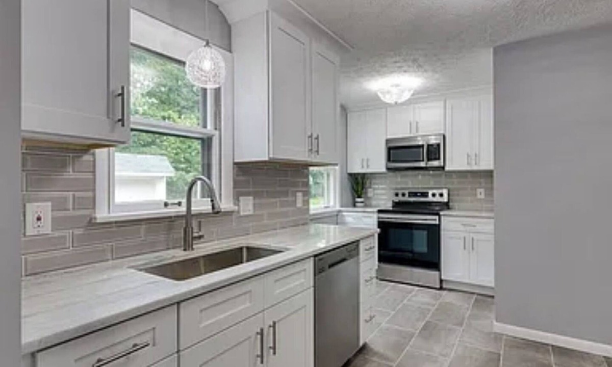 Cleveland Heights House | 3-bedroom house in fabulous Cleveland Heights with AC