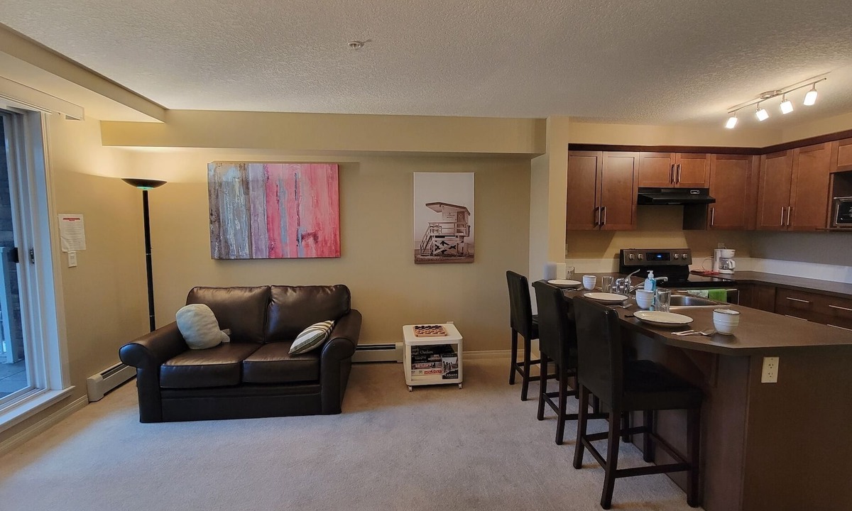 Cranston Apartment | 304 Relax your in Heaven Executive business suit
