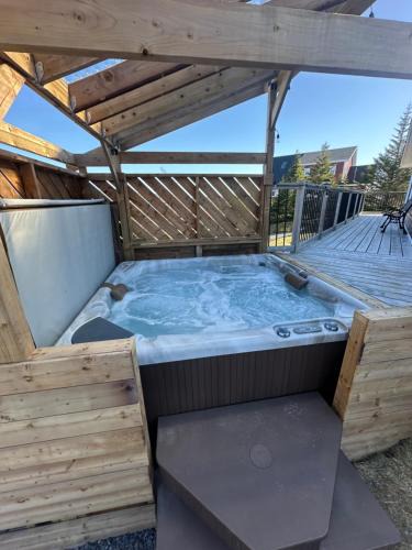 Terra Nova House | 3BR A-Frame Cabin By Scenic Pond, HotTub, Firepit