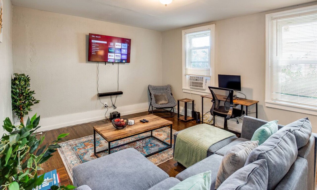 Downtown Rochester House | 3BR Home in Downtown Rochester/Parking