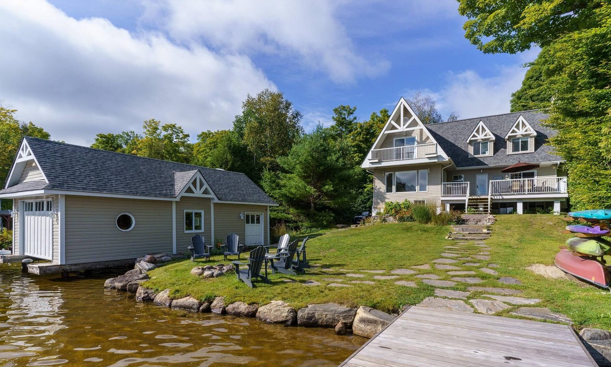 Bala Cottage | 4 bed cottage on Acton Island with shallow shandy entry - perfect for families