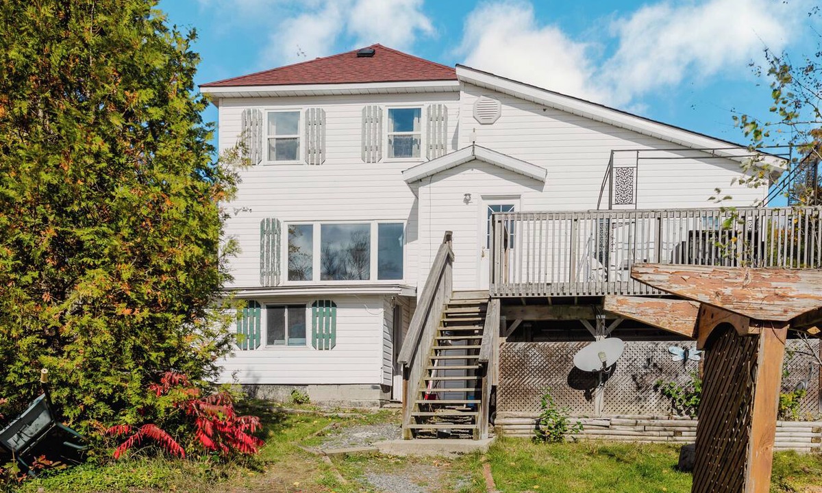 Gravenhurst Cottage | 4 Bedroom Main Cottage XIV: PL