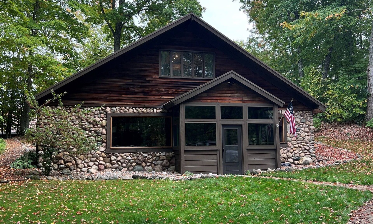 Maple City Cabin | 4 Bedroom Rustic and Secluded Cabin. Dogs Welcome!