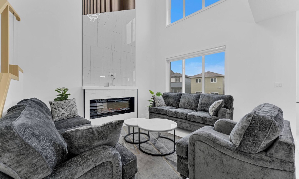 Leduc House | 4 Bedrooms, 3 washrooms, and 2 living rooms, Luxury Home Close to Amenities