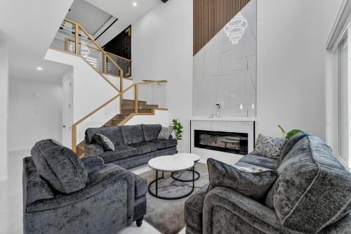 Leduc House | 4 Bedrooms Brand New Luxury Home Close to Amenity
