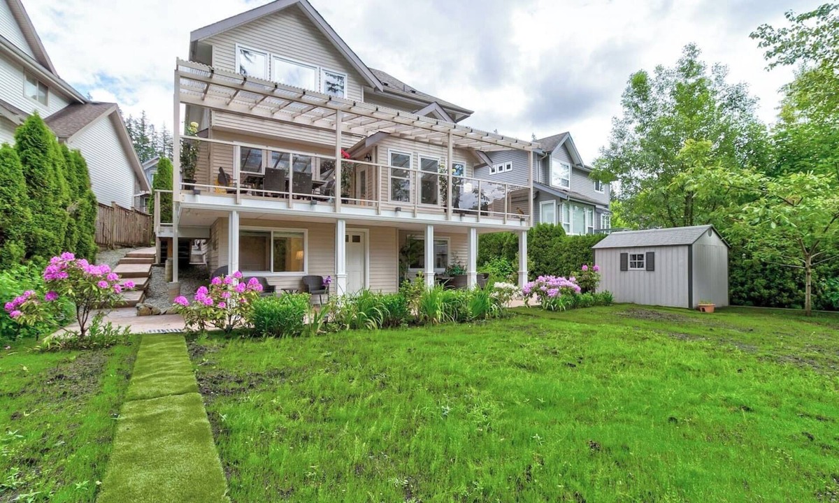 Port Moody House | 4-Beds Guest Suite: Comfort, Convenience and Nature