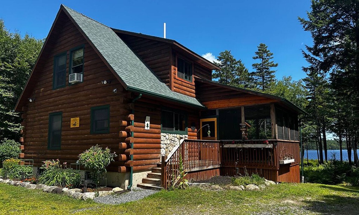 Whitney Cabin | 4-Season Lakefront Retreat