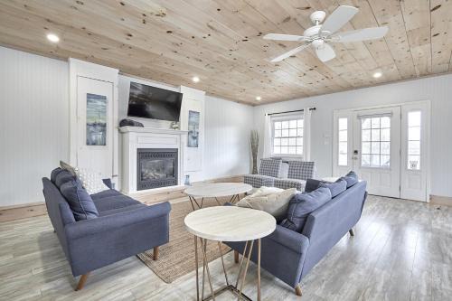 Honey Harbour House | 4BR Honey Harbour Cottage | Hot Tub & Fire Pit