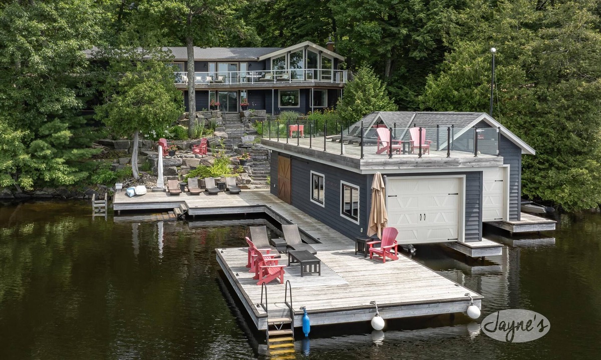 Bala Cottage | 5 bed 3 bath cottage on Lake Muskoka, SW Exposure, Sunsets!