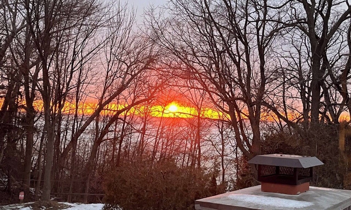 Bayfield House | 6 Bedroom Bayfield Getaway! Steps to the beach and uptown!