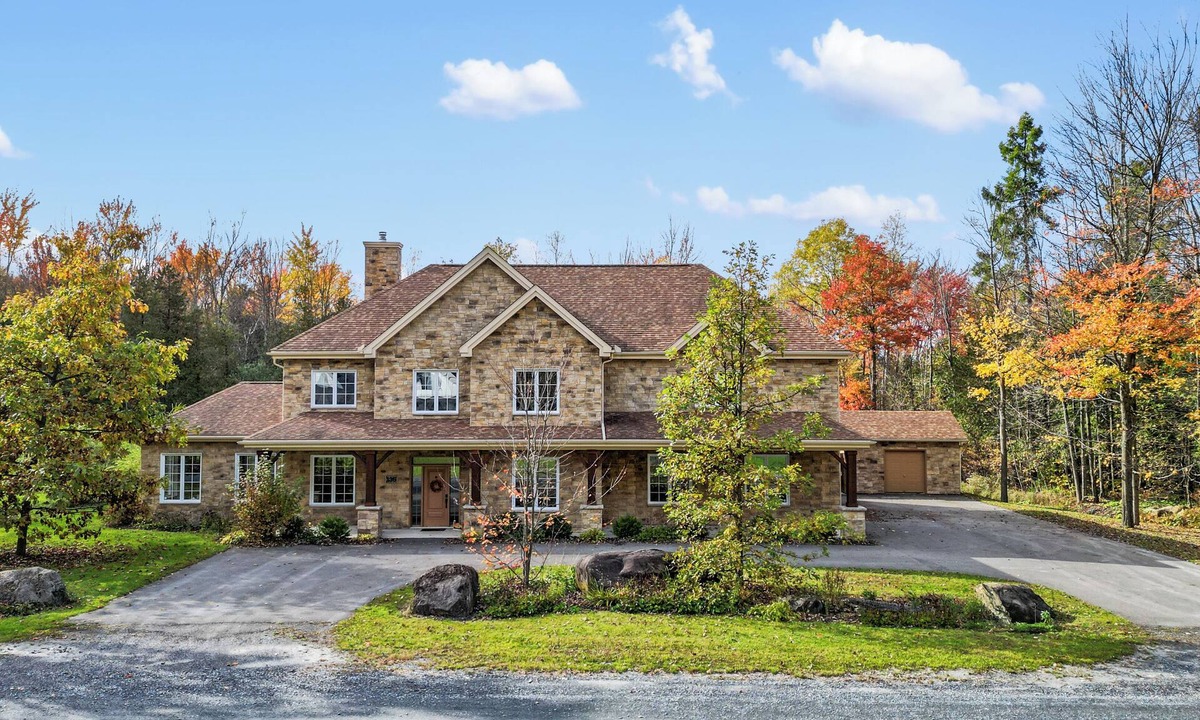 Cowansville House | 6-bedroom Heaven