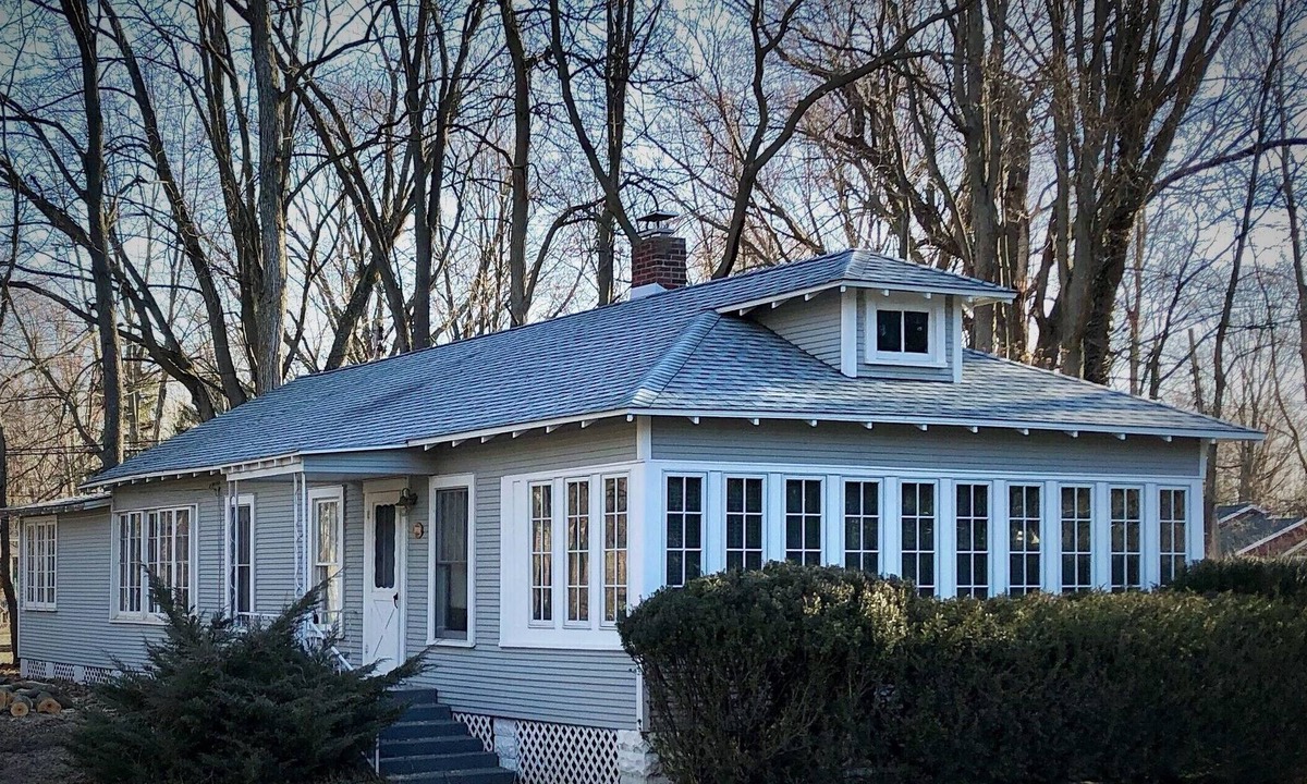 Union Pier Cottage | Affordable Classic Cottage One block from the beach