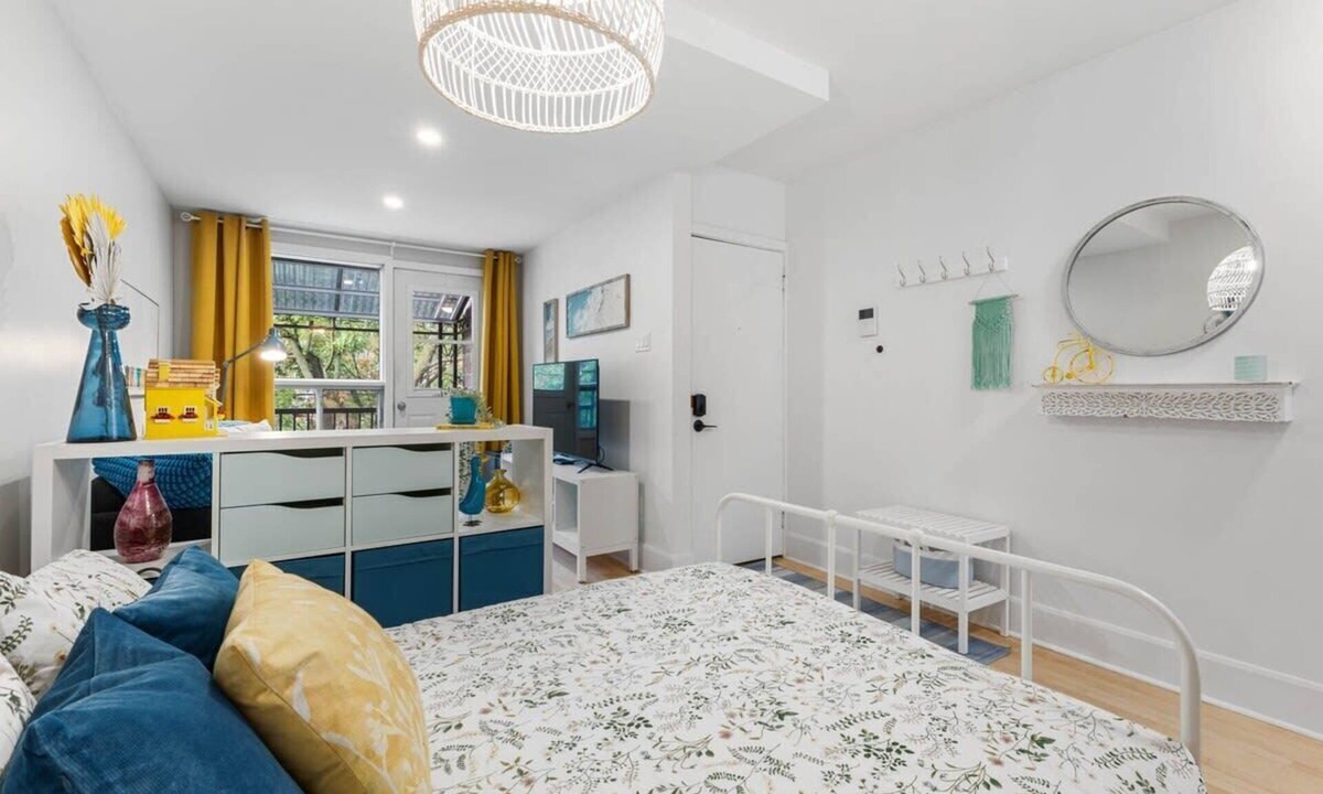 Nouveau-Rosemont Apartment | All-Inclusive Furnished Charming 1 BR Rosemont Apartment