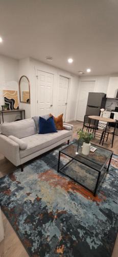 Southwest Edmonton Apartment | Amaville - Mordern Cozy 1BRM Suite in Chappelle