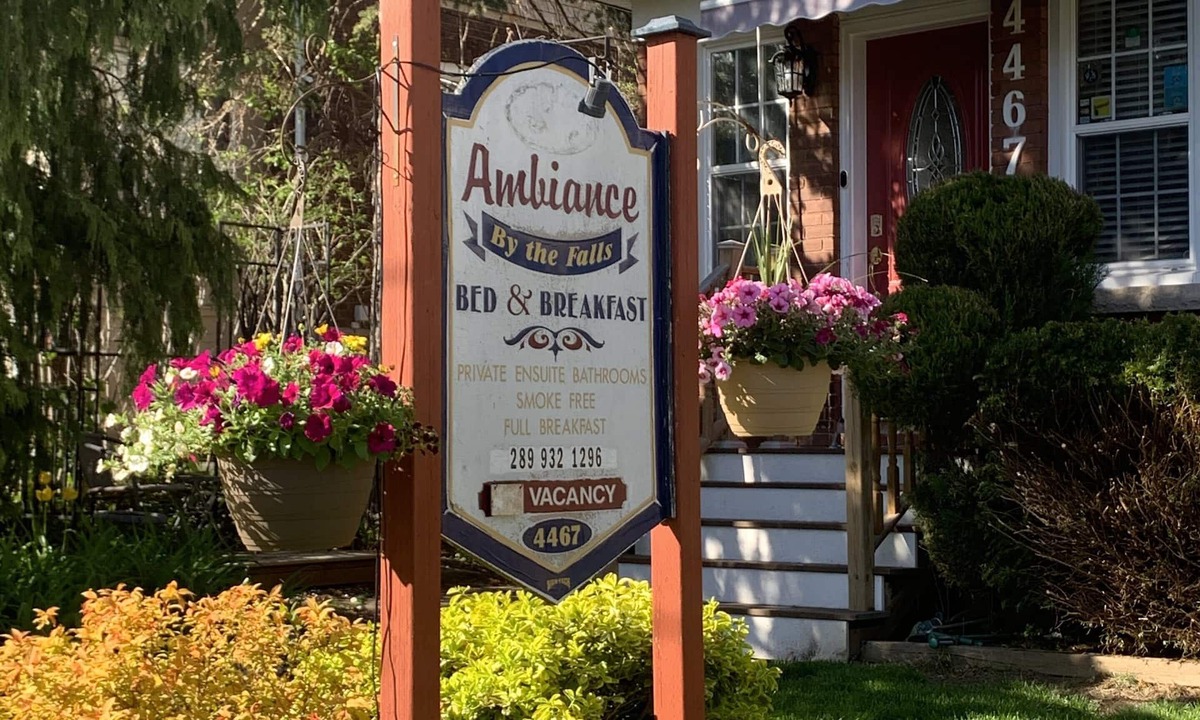 Niagara Falls House | Ambiance by the Falls Cozy Suite