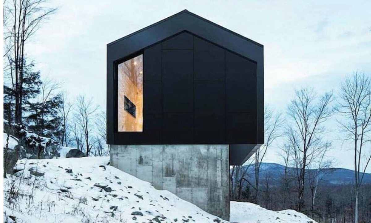 Bolton-Est Cabin | Architectural Gem in the Eastern Townships