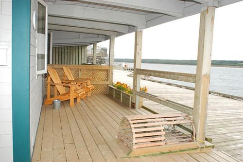 Cheticamp Hotel | Auberge Bay Wind Suites