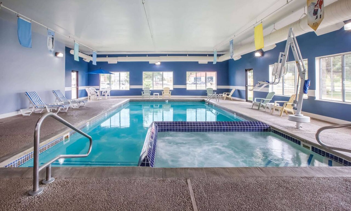 Mackinaw City Hotel | Baymont by Wyndham Mackinaw City