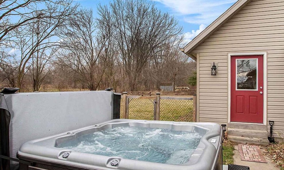 Bridgman House | Beach & Dunes Escape w/Hot Tub & Games Sleeps 13
