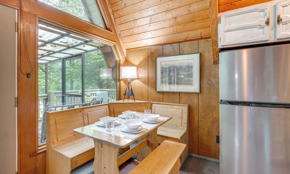 Townsend Cabin | Bear Essentials: 2 Mi to Smoky Mtns Nat’l Park