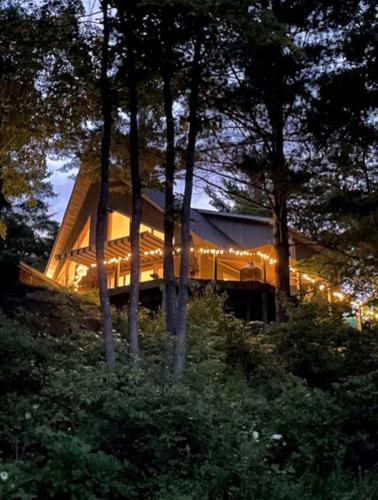 Tay Valley House | Beautiful cottage in Maberly on Rainbow lake