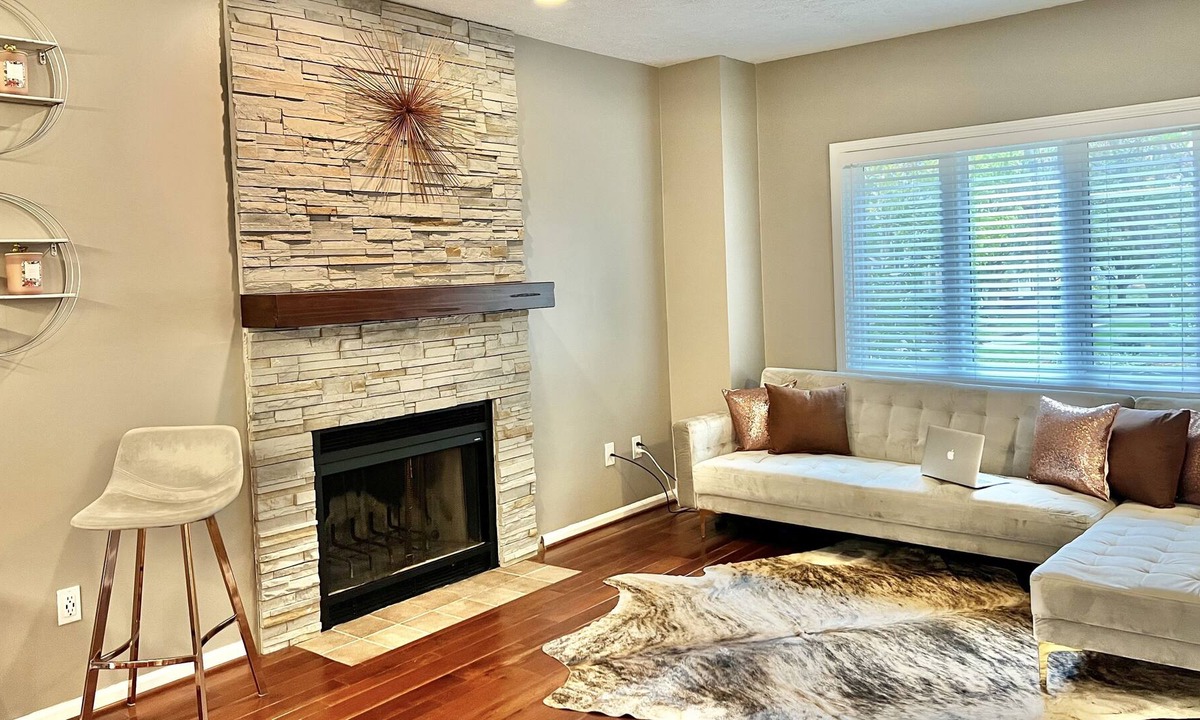 Corn Hill Condo | Beautiful two bedroom in Historic Cornhill