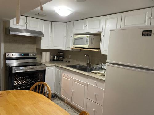 Guelph House | Beside University of Guelph Residence Room 2