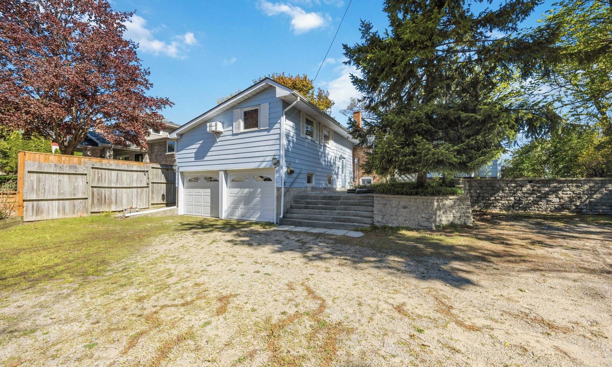 Sarnia House | Between Lake & Sky - Lakefront on Lake Huron