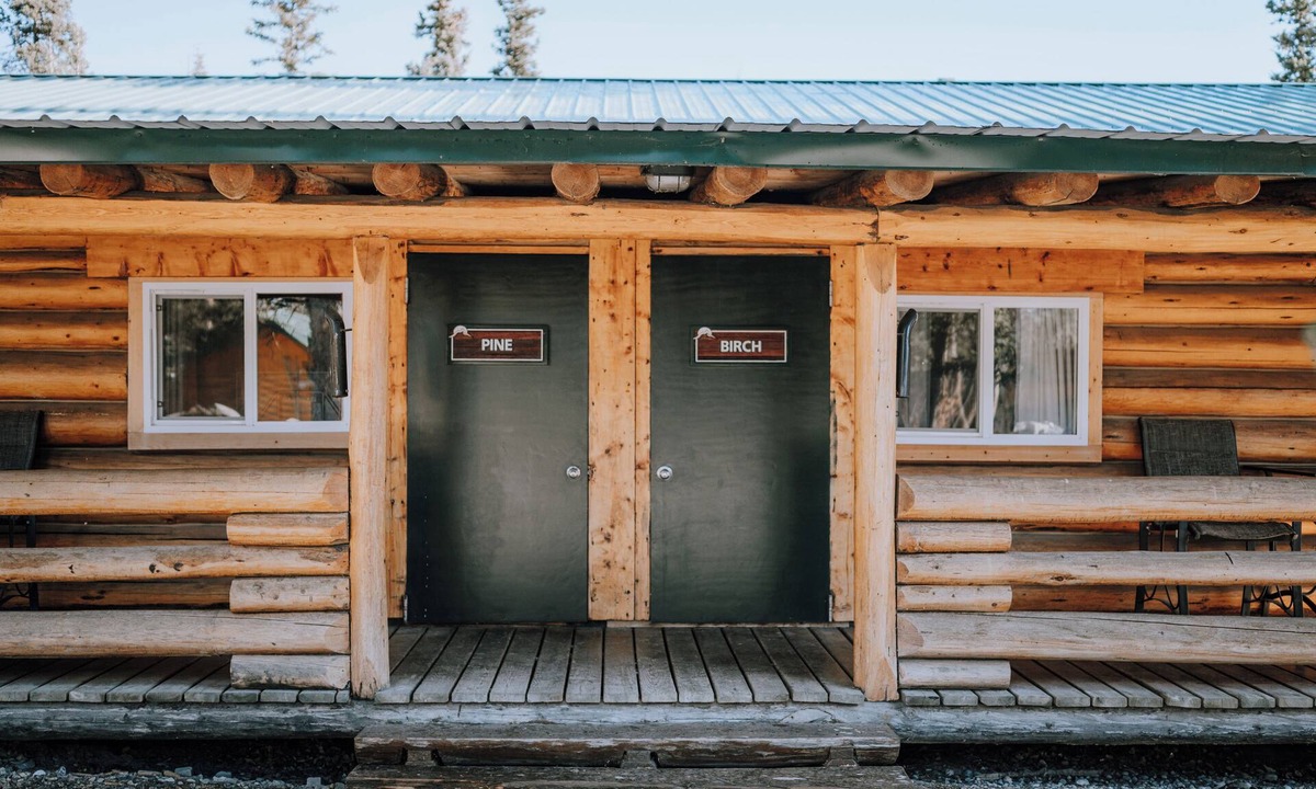 Red Deer River Crossing Cabin | Birch Cabin: Mountain Escape | Sleeps 4 | No Cleaning Fees | Private Bathroom