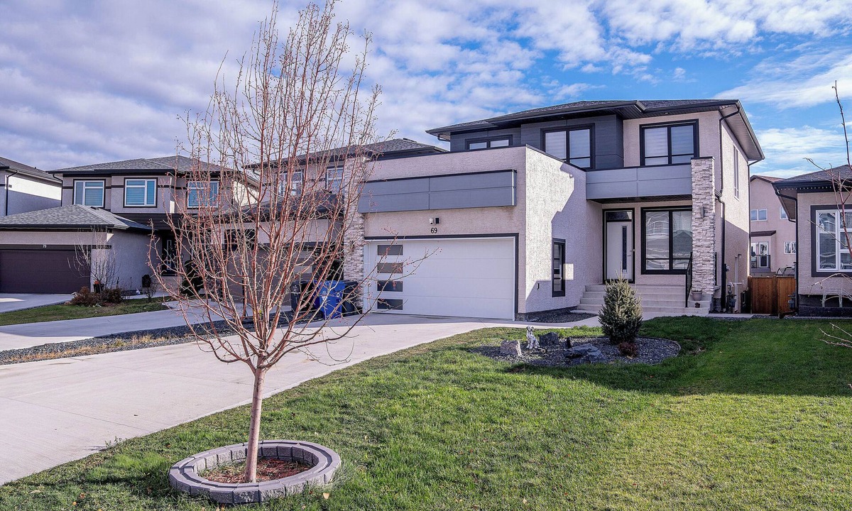 Winnipeg House | Brand New 2BR Suites + Private entrance with Free parking & washer, dryer & iron
