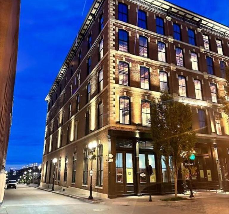 Downtown St. Louis Apartment | Brick & Bed Riverfront Lofts, G 201