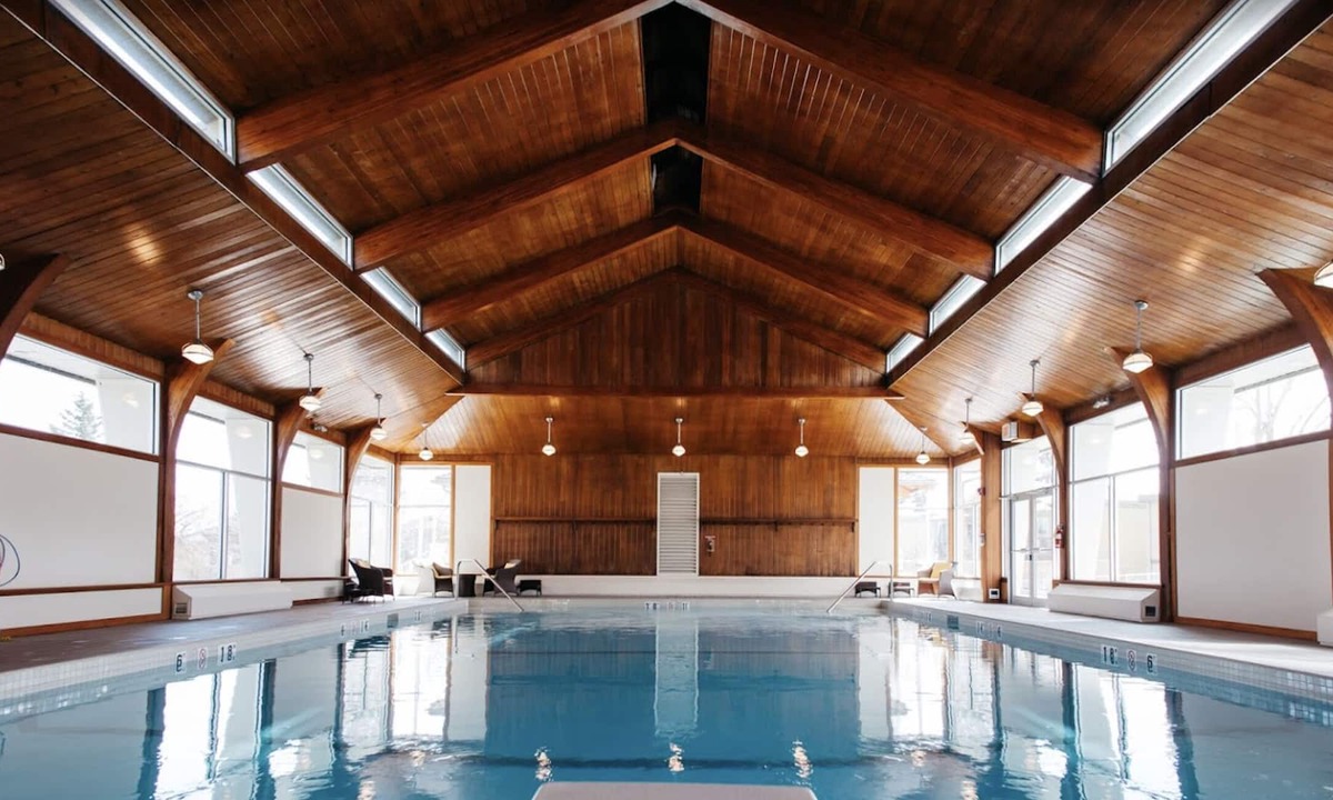 Southwest Calgary House | Bright & Beautiful 1 Bedroom with POOL