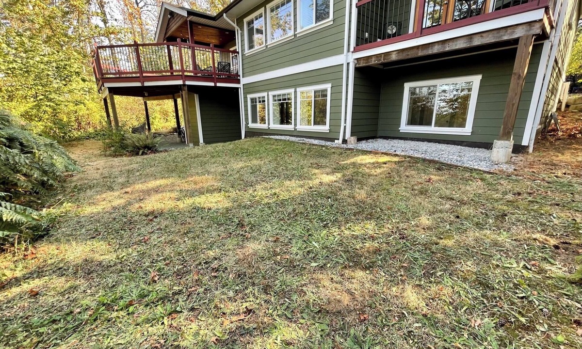 Cowichan Bay Apartment | Bright Walkout Suite in Cowichan Bay | 2 Bedrooms, Private Entry, Sleeps 4