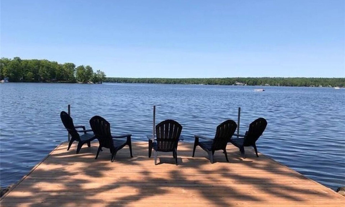Selwyn House | Buckhorn Lake Waterfront Cottage |Wood burning lakeside Sauna, campfire - MAJOR INTERNATIONAL SPORTING EVENT