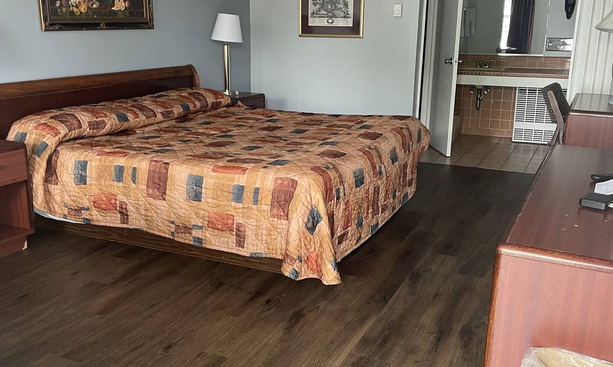 Gettysburg Hotel | Budget Host Three Crowns Motor Lodge