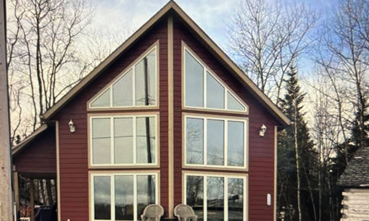 West Central Saskatchewan Cabin | Cabin with uninterrupted view of the lake