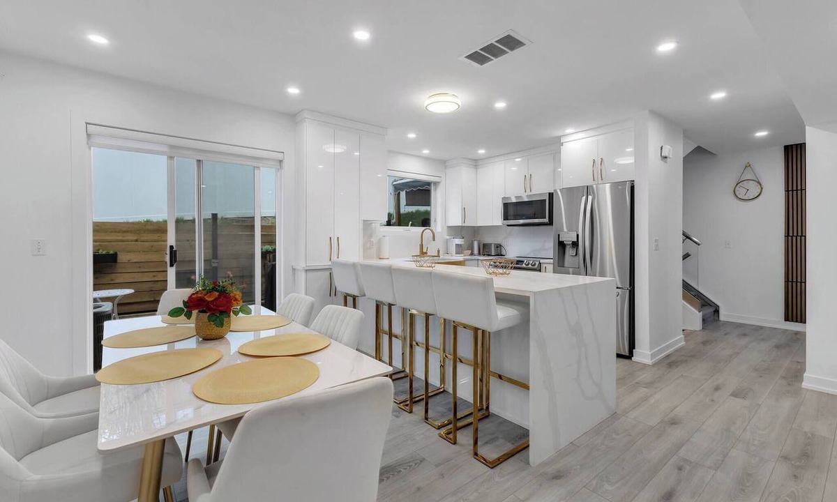 Crescent Heights House | Calgary Downtown Guest House
