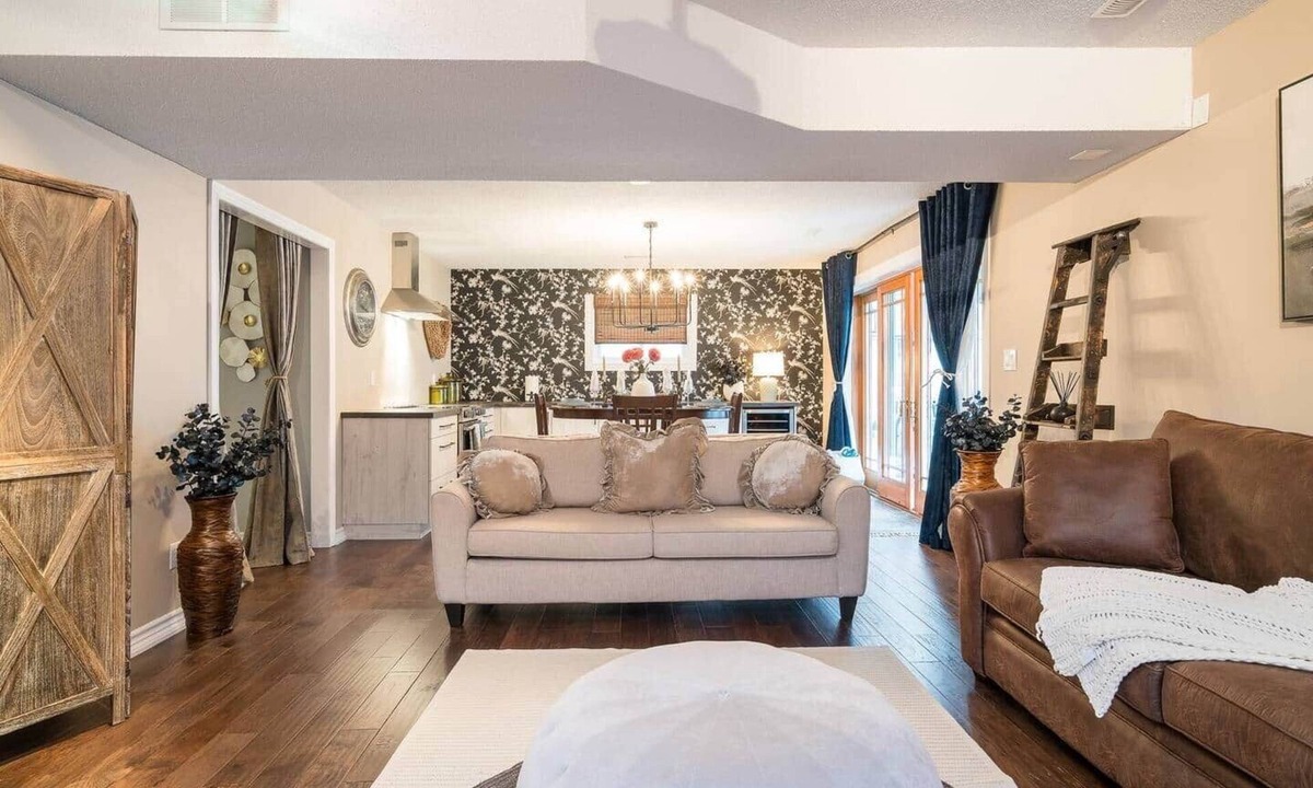 Wasaga Beach House | Cali's Wasaga Beach House